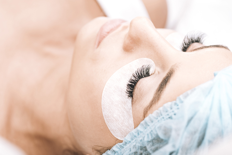 réhaussement des cils avec teinture - KS beauty